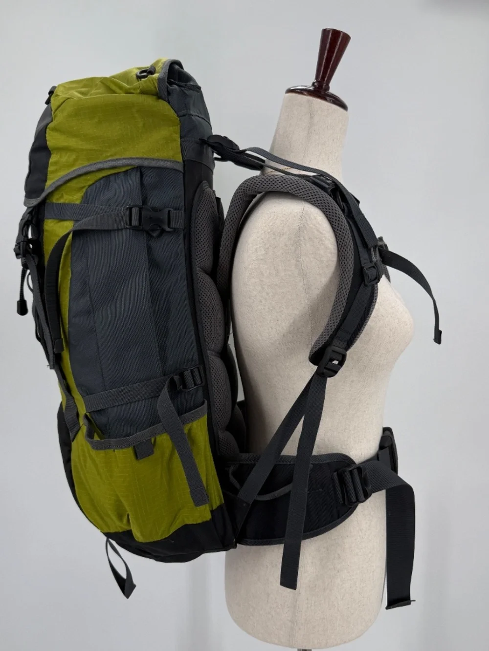 Deuter Fox 40L Hiking Backpack Green Charcoal Internal Frame Youth / Women Small